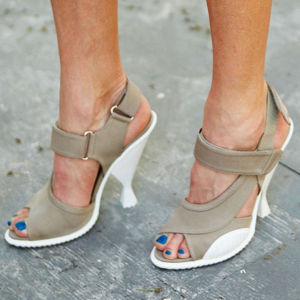 Super rare Prada duck gabardine open toe runway pumps khaki & white 38